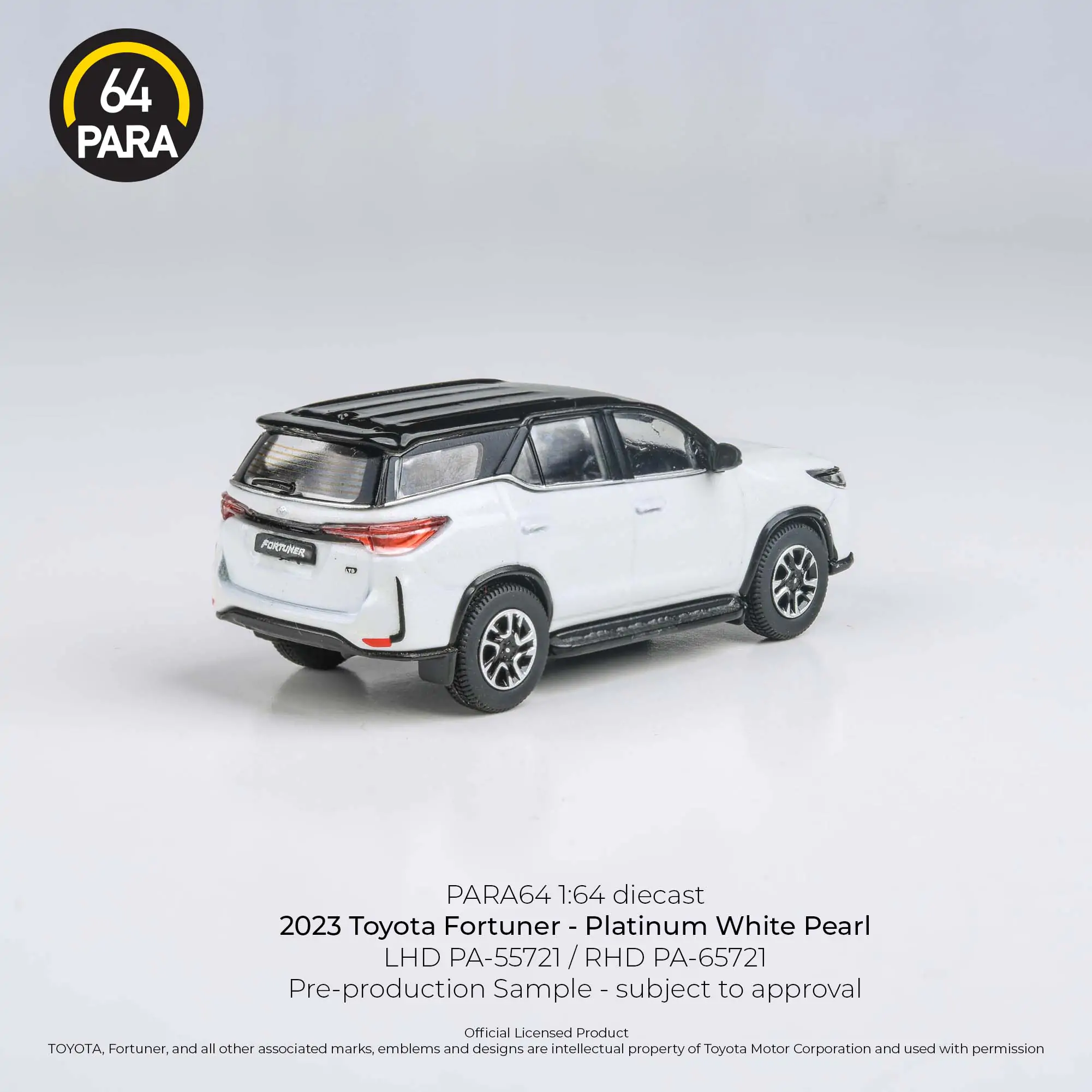 TINY PARA64 1/64 2023 Toyota Fortuner Platinum White (Philippines exclusive) - Image 4