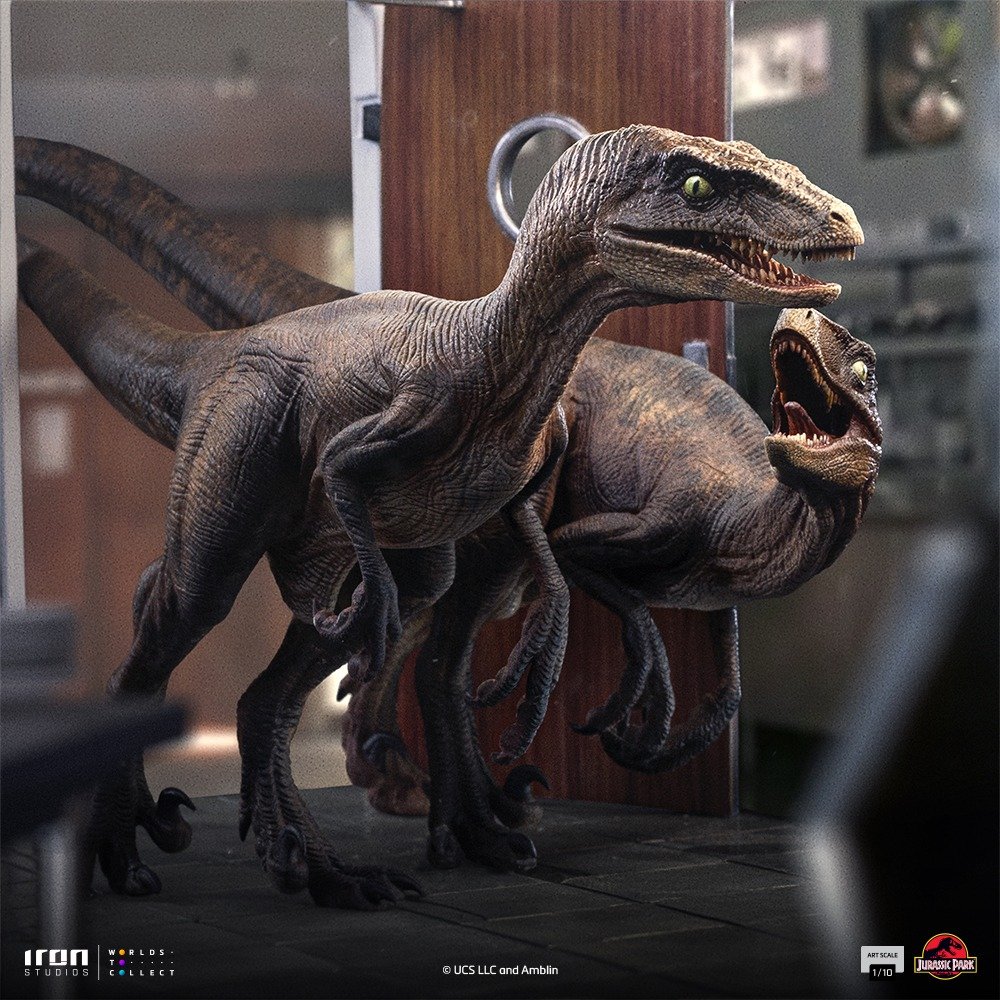 Iron Studios Raptors at the Kitchen's Door - Jurassic Park - Art Scale 1/10 (FREE DELIVERY Within Metro Manila)