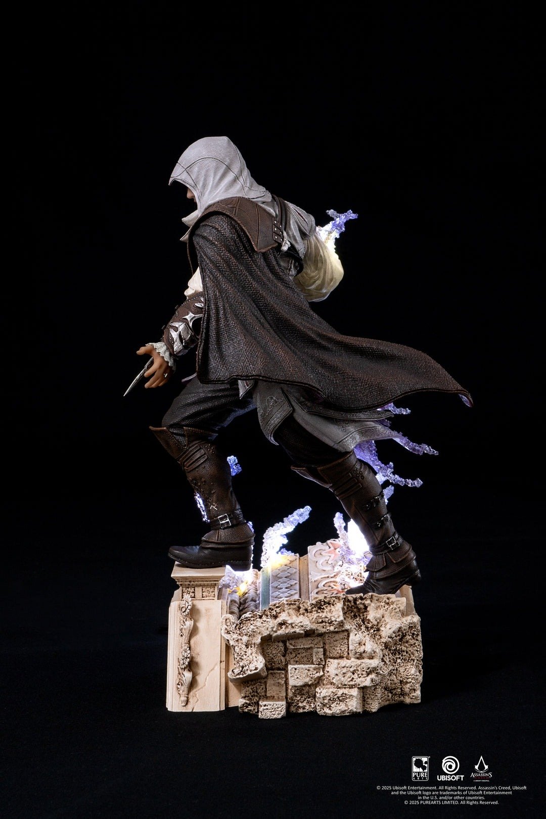Pure Arts Assassin’s Creed Animus Ezio 1/8 Scale Statue - Image 4