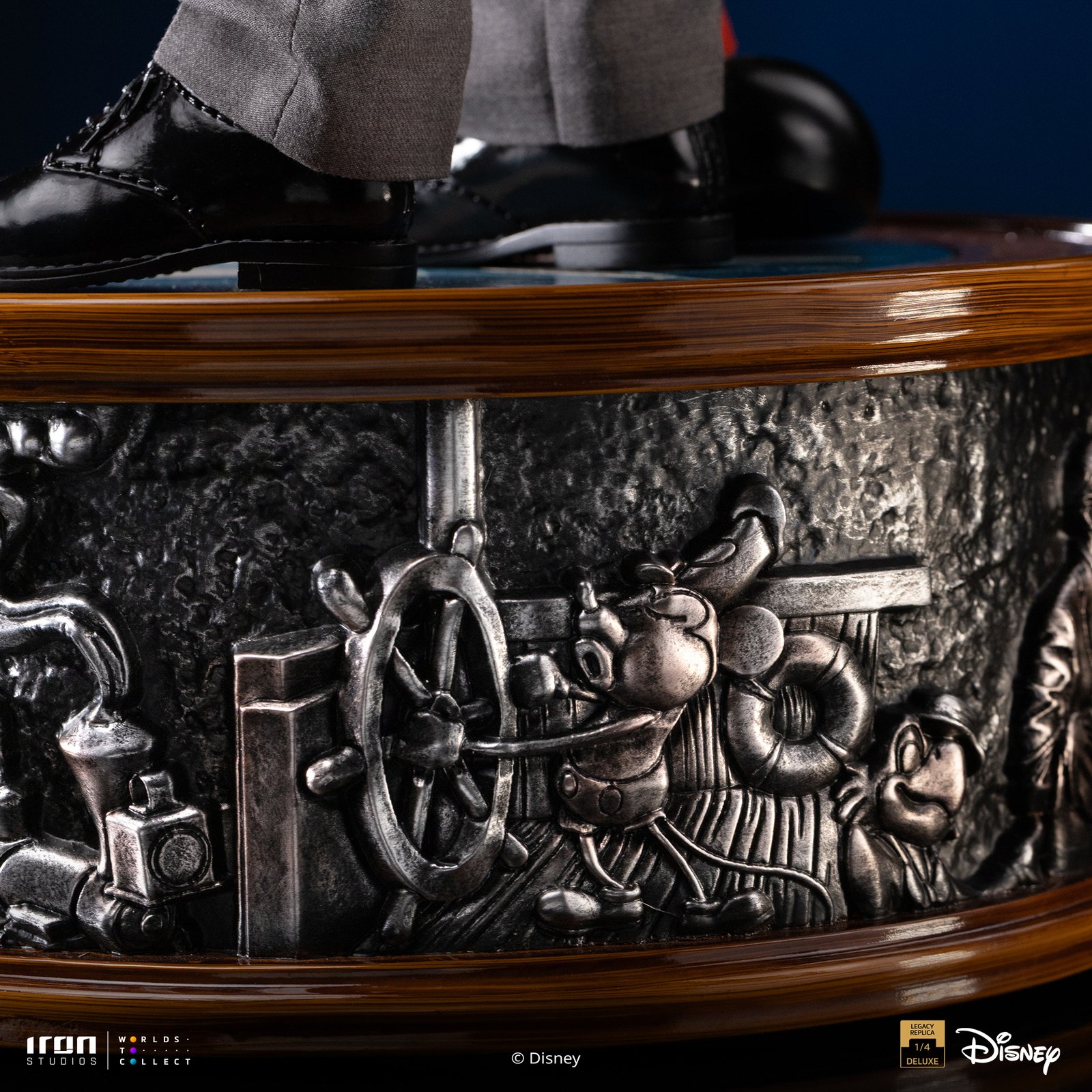 Iron Studios Walt Disney & Mickey Mouse - Disney Classics - Legacy Replica 1/4 (FREE DELIVERY Within Metro Manila) - Image 10