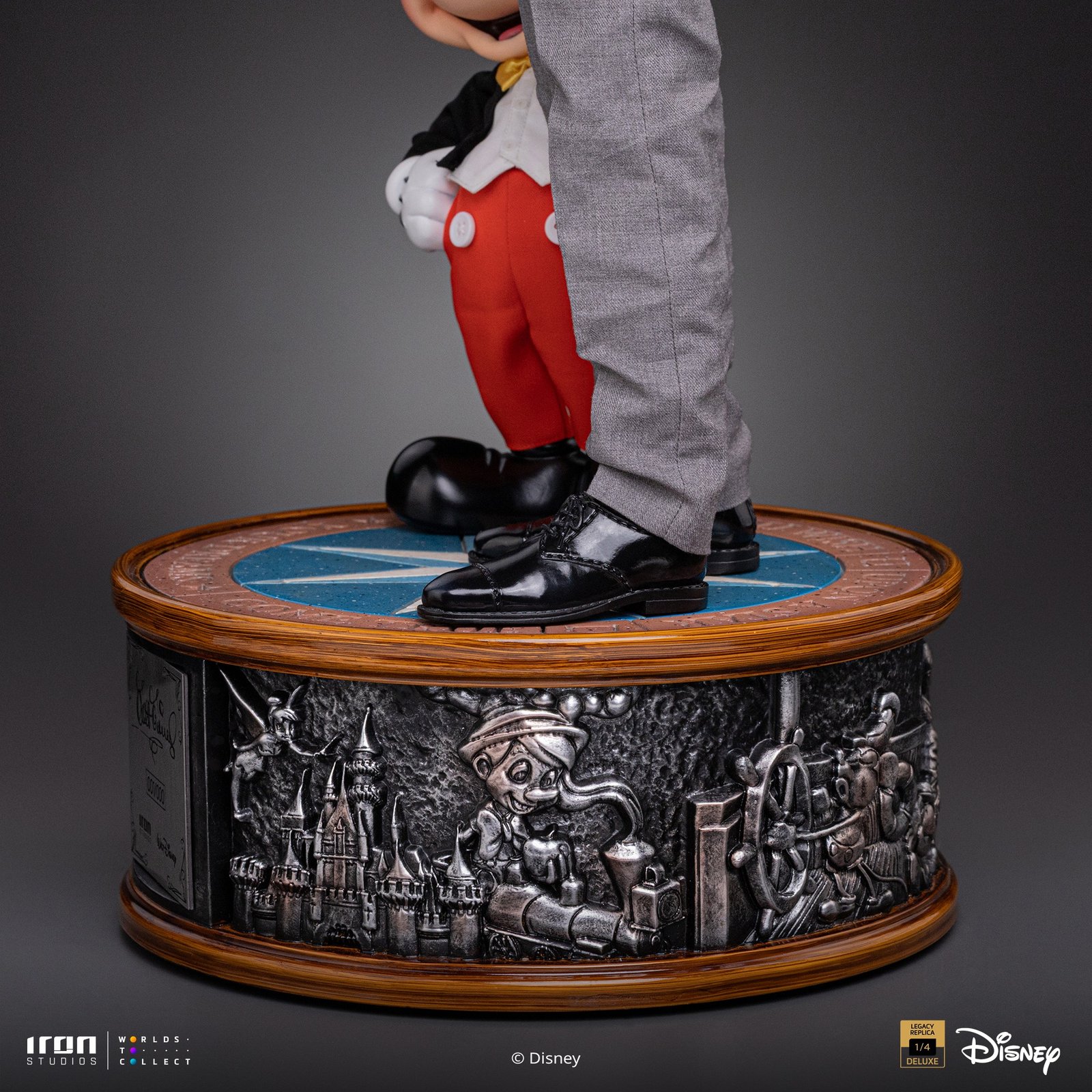 Iron Studios Walt Disney & Mickey Mouse - Disney Classics - Legacy Replica 1/4 (FREE DELIVERY Within Metro Manila) - Image 8